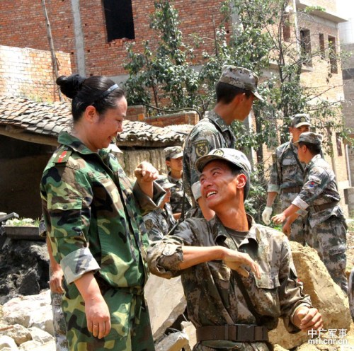 ��ĸ�ӱ������Ȟ�һ��