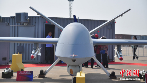 國產(chǎn)翼龍I型無人機首次亮相2012珠海航展,同時也是其首次公開亮相。陳海峰 攝 國產(chǎn)翼龍I型無人機首次亮相2012珠海航展,同時也是其首次公開亮相。陳海峰 攝