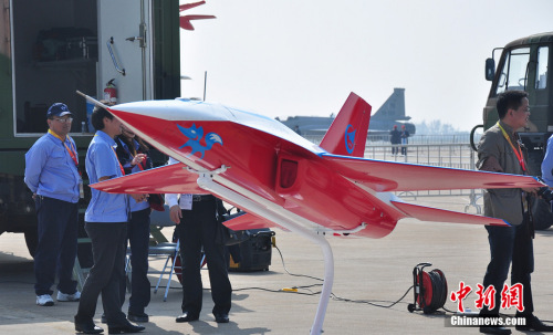 中航工業展出的藍狐無人機。陳海峰 攝 中航工業展出的藍狐無人機。陳海峰 攝