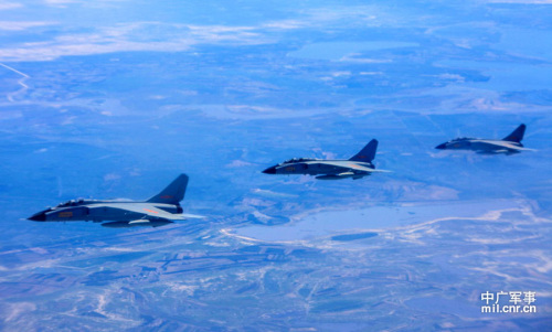 中國飛豹戰機赴俄途中 中國飛豹戰機赴俄途中