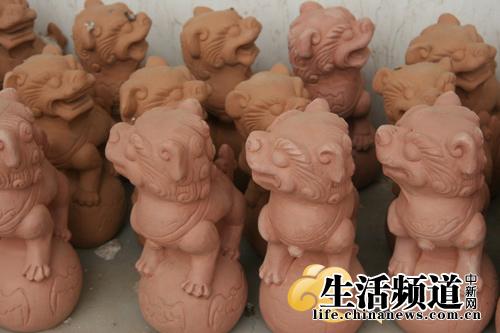 �๾���ǿ��h���g������С��ߵ��׷Q����������촵����ͬ��������������طQ֮�顰���������D����Ʒ���๾����