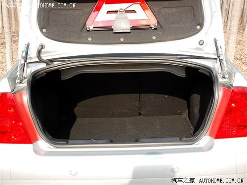 汽車之家 東風(fēng)標(biāo)致 標(biāo)致307 2.0 手動(dòng)尊享版