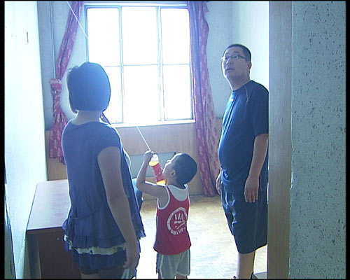 �D2�������S�_�^�ØI��������һ�Ҟ����Ěq�ĺ��ӌ��������x���P����С���������@�׽���1994�꣬����64ƽ���׵ķ�������164�fԪ���ۃr߀�ǳ��������������A��