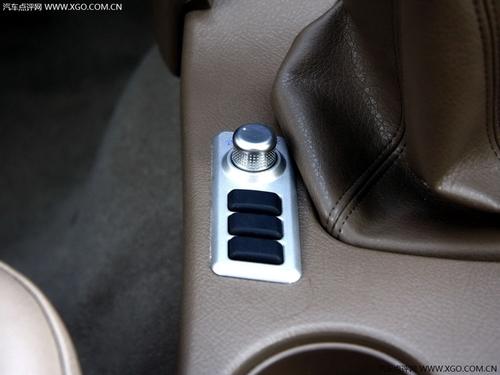 15�f(w��n)���µ�SUV���] 