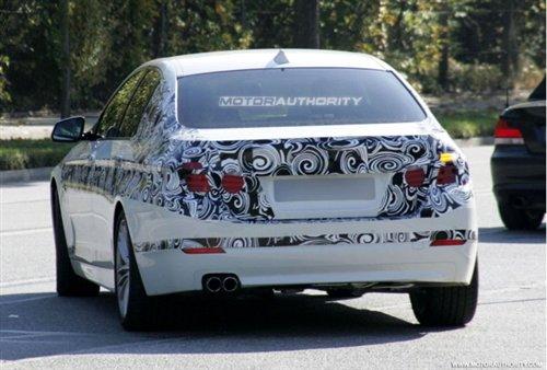 明年3月發(fā)布 新一代寶馬5系諜照曝光 汽車之家 明年3月發(fā)布 新一代寶馬5系諜照曝光 汽車之家