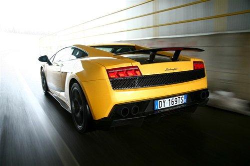 ��ŭ�Ĺ�ţ ԇ�{�m������Superleggera ��܇֮��