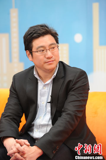 好友揭秘莫言領(lǐng)獎(jiǎng)軼事稱其平時(shí)愛(ài)喝茶看話劇(3)