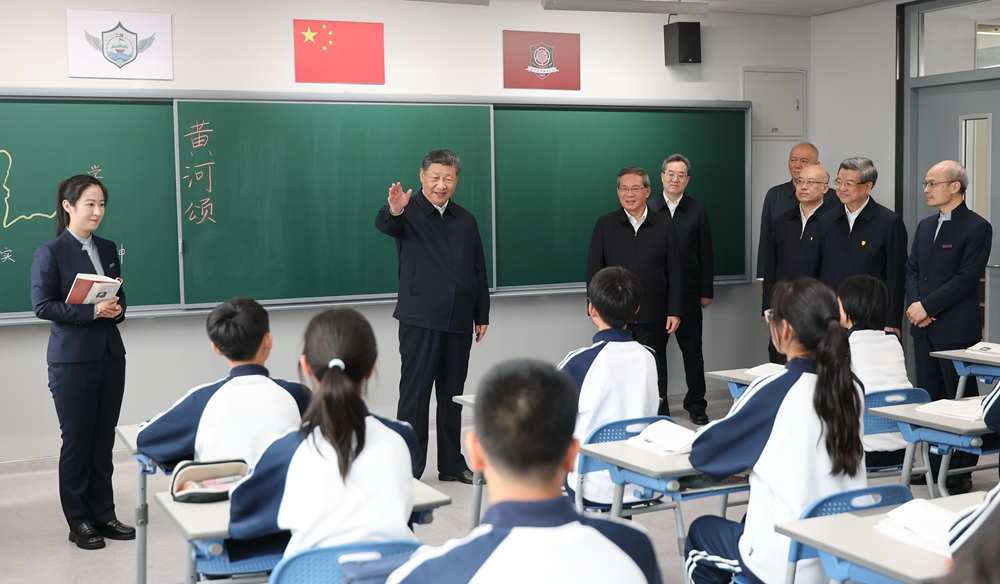 習(xí)近平在河北雄安新區(qū)考察并主持召開深入推進(jìn)雄安新區(qū)高質(zhì)量建設(shè)和發(fā)展座談會