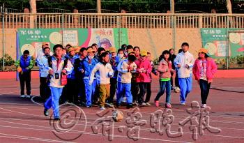 青島:8653名受爆炸影響學生昨日復課(圖)