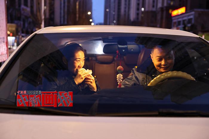 這對(duì)列車長(zhǎng)夫妻：春運(yùn)中的“南來北往”