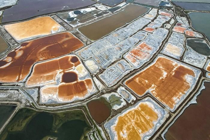山西運城鹽湖色彩斑斕 空中俯瞰宛如調色盤