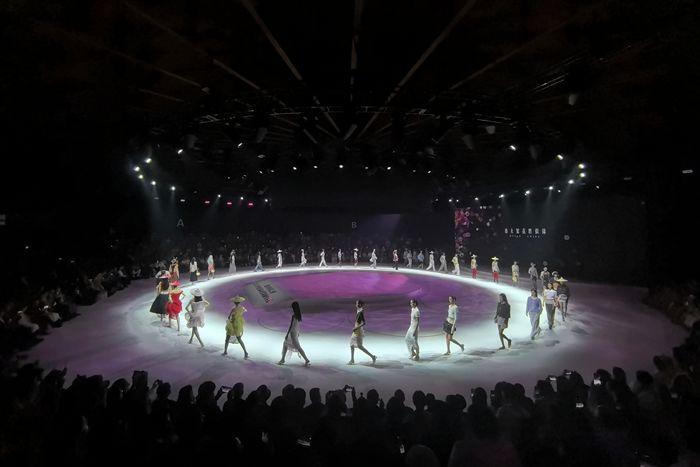 惠安女服飾壓軸亮相中國國際時裝周