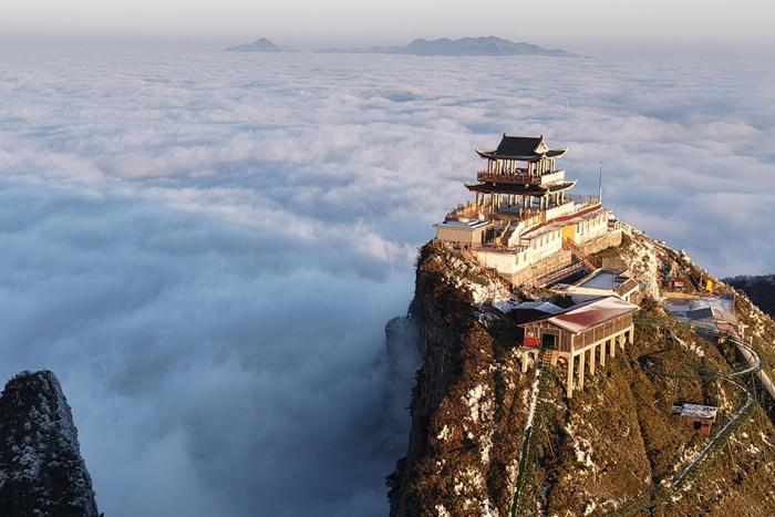 四川萬源八臺山云海、日出、佛光、雪景同框